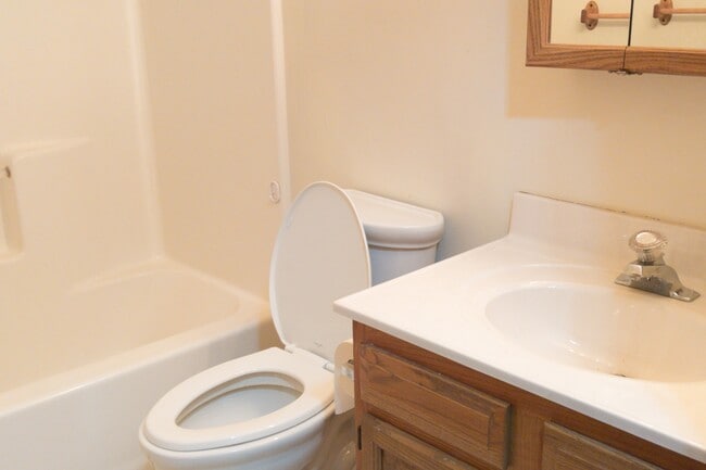 Building Photo - 296 Wintergreen Dr