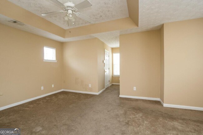 Building Photo - 4652 Parkway Cir