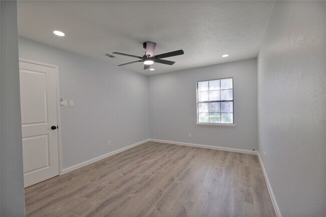 Building Photo - 20235 Blue Juniper Dr