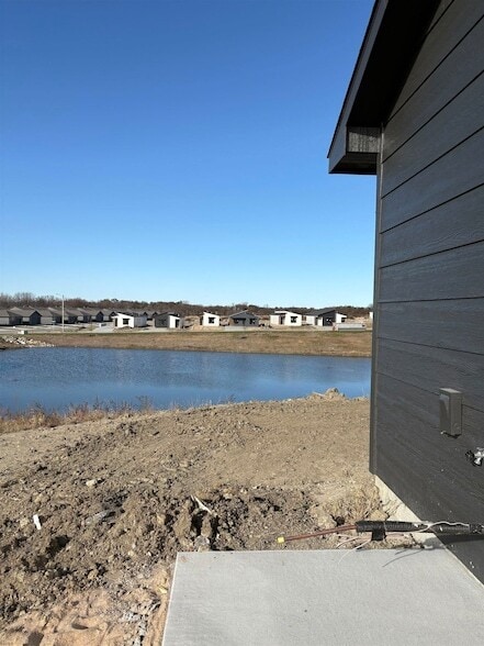 Building Photo - 4833 N Vassar Ave