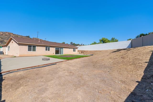 Building Photo - 9086 Los Coches Rd