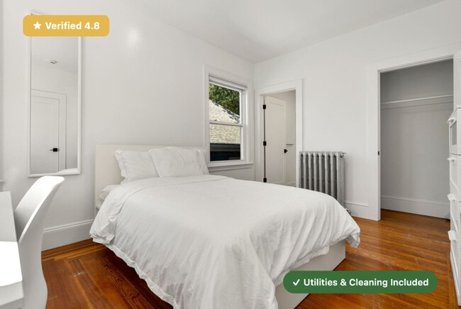 Building Photo - RoostUp Furnished Private Bedroom with Pri...
