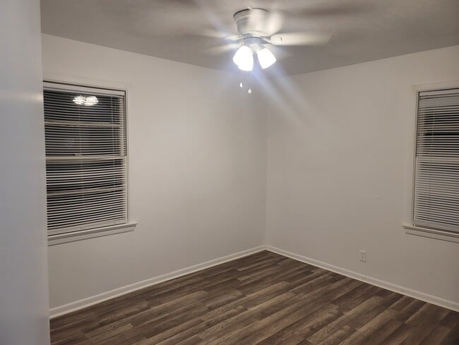 Building Photo - 1206 Wedemeyer Rd