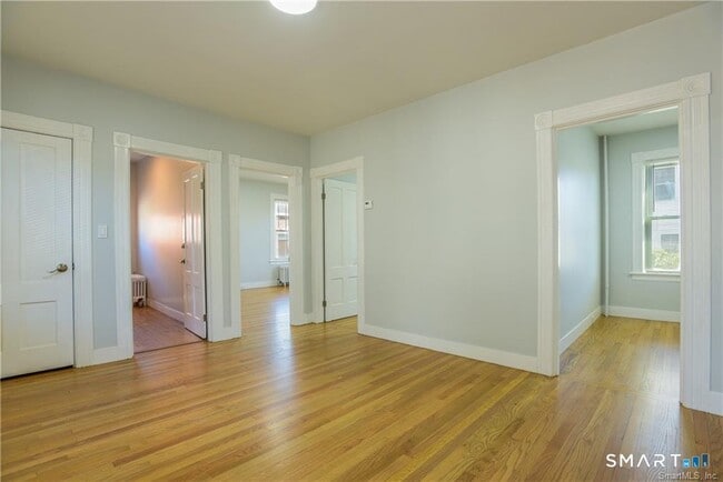 Building Photo - 21 Bayview Ave