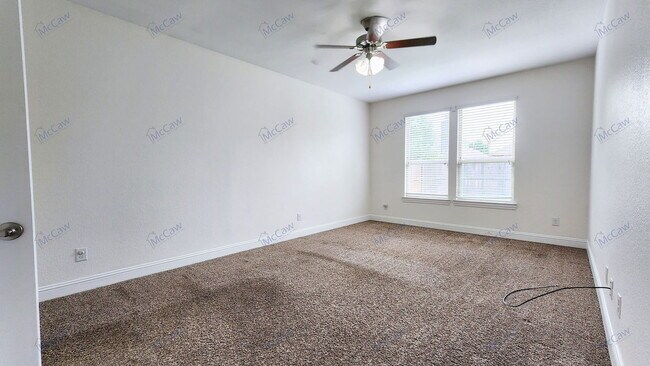 Building Photo - 3808 Hazelhurst Dr