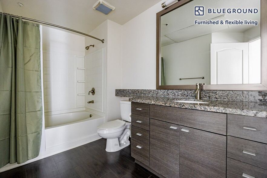 Building Photo - 13603 Marina Pointe Dr