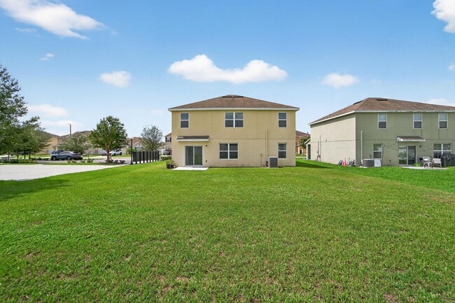 Building Photo - Stunning 5 bed/ 2 bath