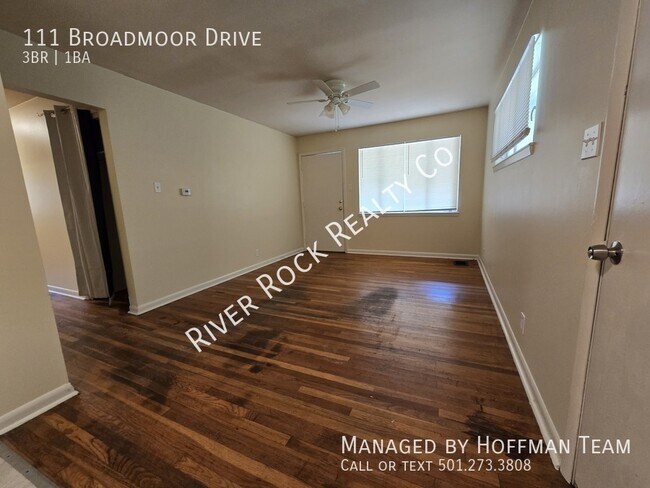 Building Photo - 111 Broadmoor Dr