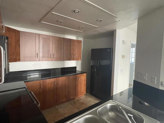 Building Photo - 740 Eastshore Terrace