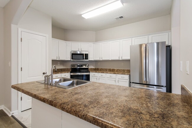 Building Photo - 10181 Sorrento Pl