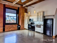 Building Photo - LARGE CORNER LOFT WITH DOWNTOWN VIEWS