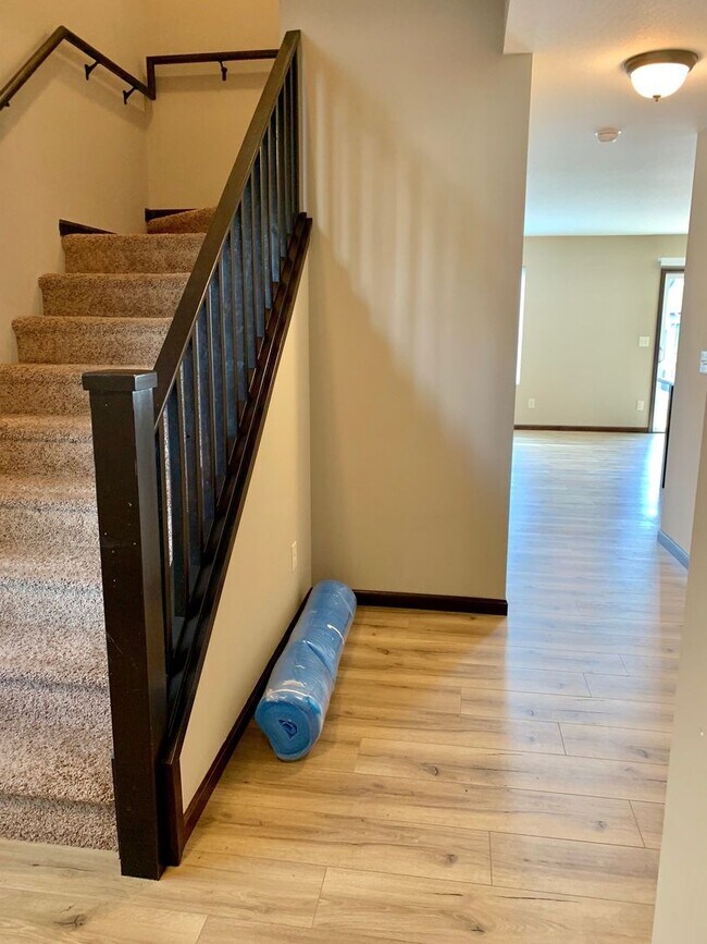 Building Photo - 8712 E Harry St