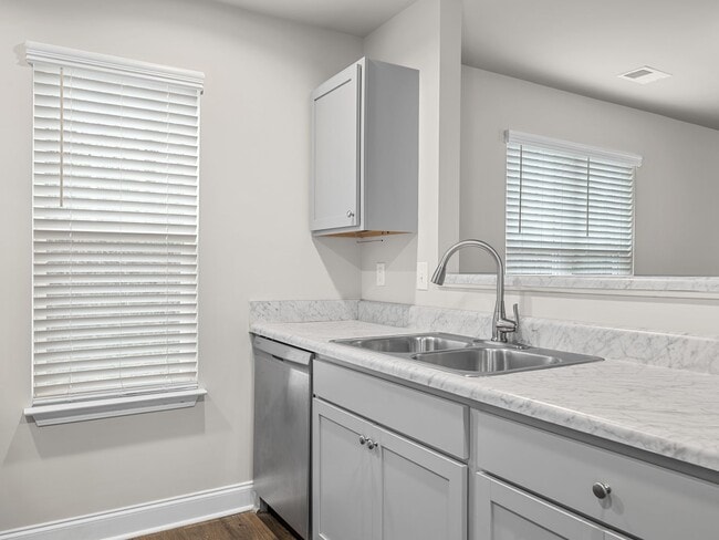 Building Photo - Charming two bedroom two and a half bathroom ready for you to call home!