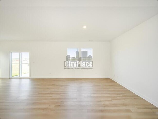 Building Photo - 3794 Cantebury Dr