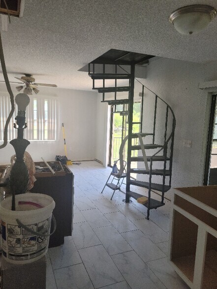 Building Photo - 5635 Struthers Ct