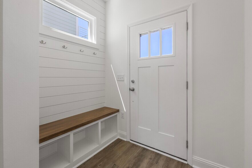 Building Photo - 3658 Meadow Vista Ln