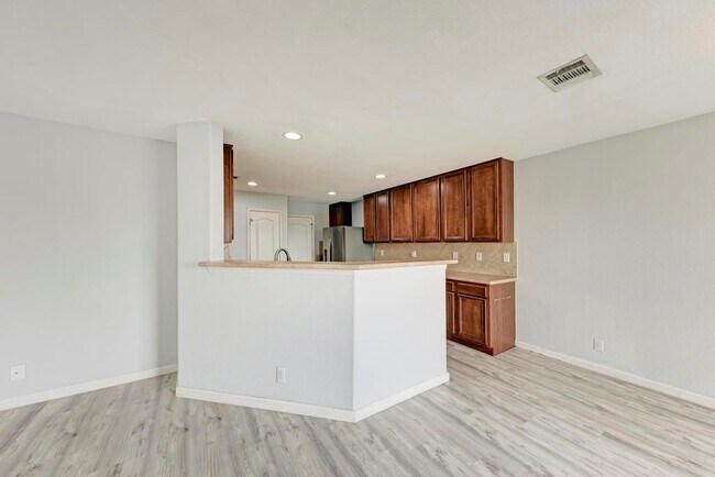 Building Photo - 530 Sheep Trail Dr