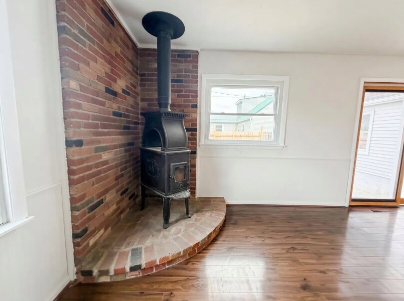 Building Photo - 413 Sherwood Dr W