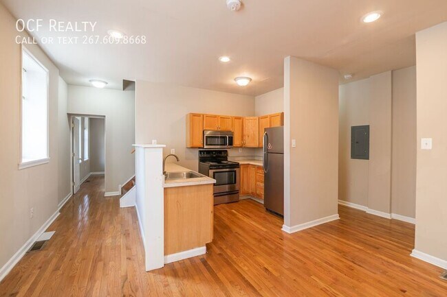 Building Photo - 2100 St Albans St