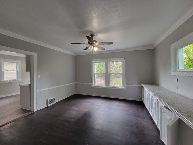 Building Photo - 5219 Vandalia Ave