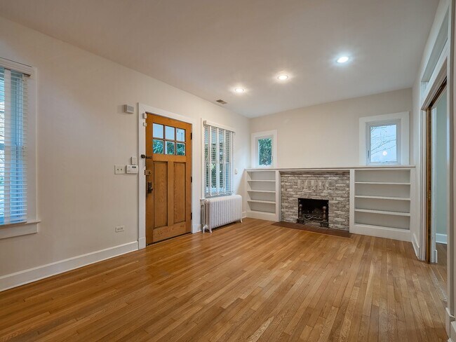 Building Photo - Charming, Renovated Bungalow in NW DC Tenley Area