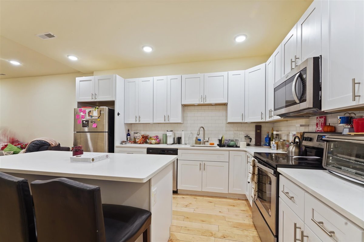 Building Photo - 1945 N Gratz St