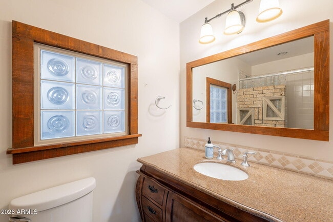 Building Photo - 1902 E Cortez St