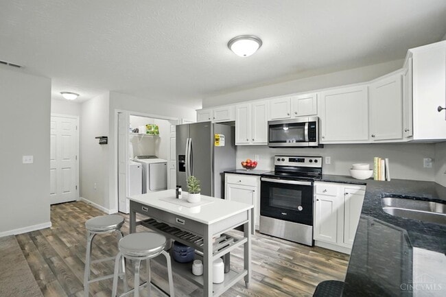 Building Photo - 720 Diamond Loop
