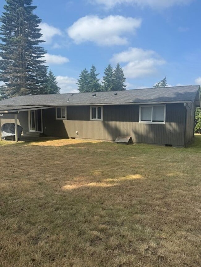 Building Photo - Beautiful 3 bed 2 bath rambler in South Hi...