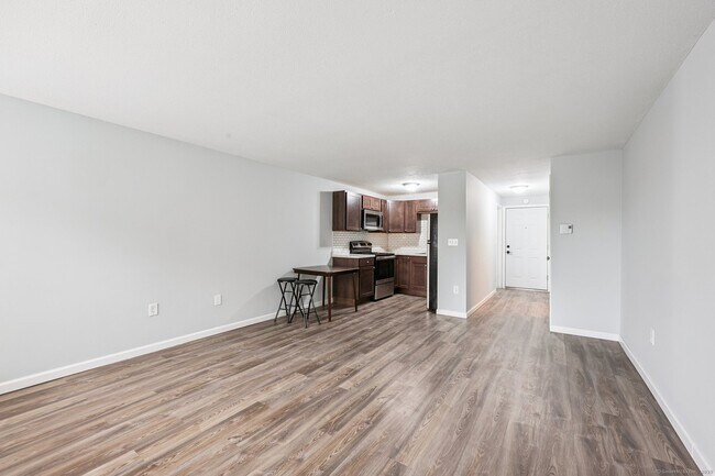 Building Photo - 356 Franklin Ave