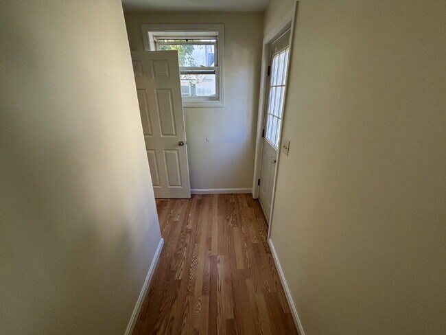 Building Photo - Spacious 4BR / 2BA Sanford Apartment with Heat Included!