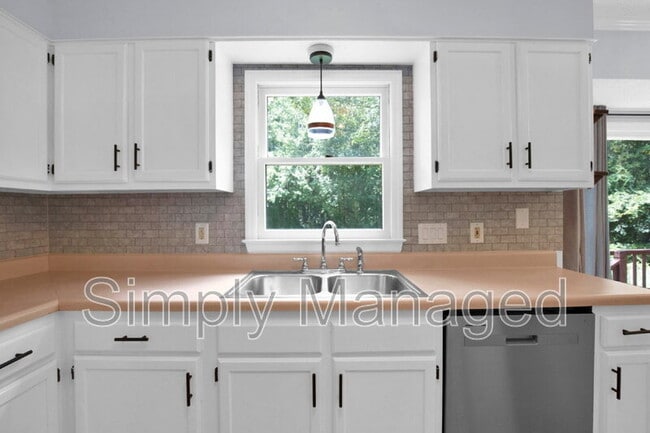 Building Photo - 7709 Scottsdale Dr