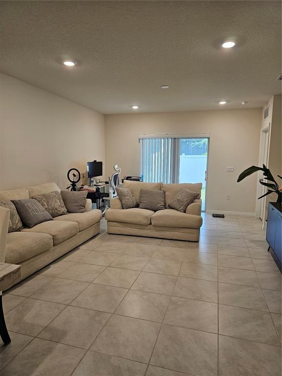 Building Photo - 20000 Royal Tern Ct