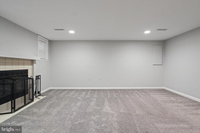 Building Photo - 11300 Fairwind Way