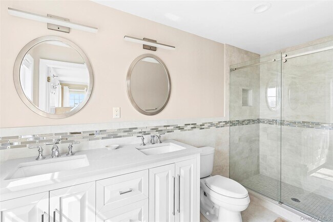 Building Photo - 176 Beach Ln