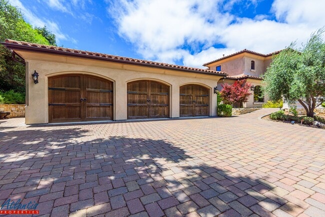 Building Photo - Executive Estate in the Heart of Silicon Valley