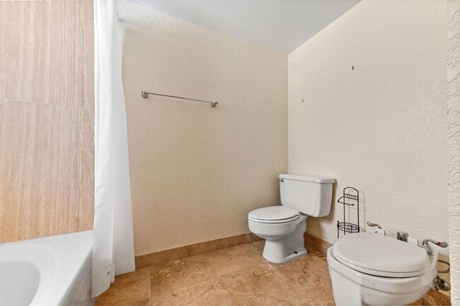 Building Photo - 1900 Presidential Way