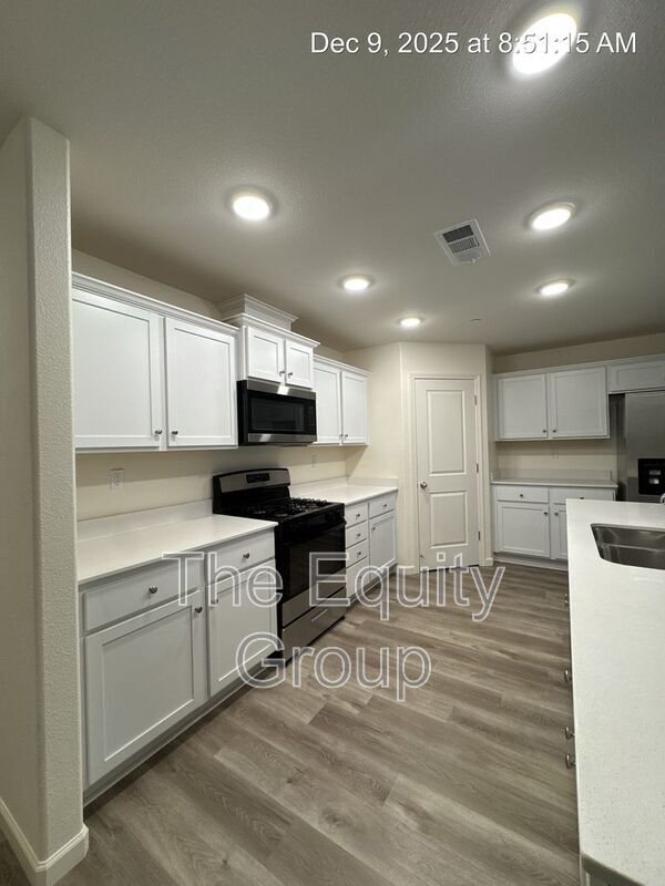 Building Photo - 7040 Avenue 310