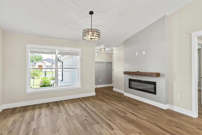 Building Photo - Modern Living Awaits!