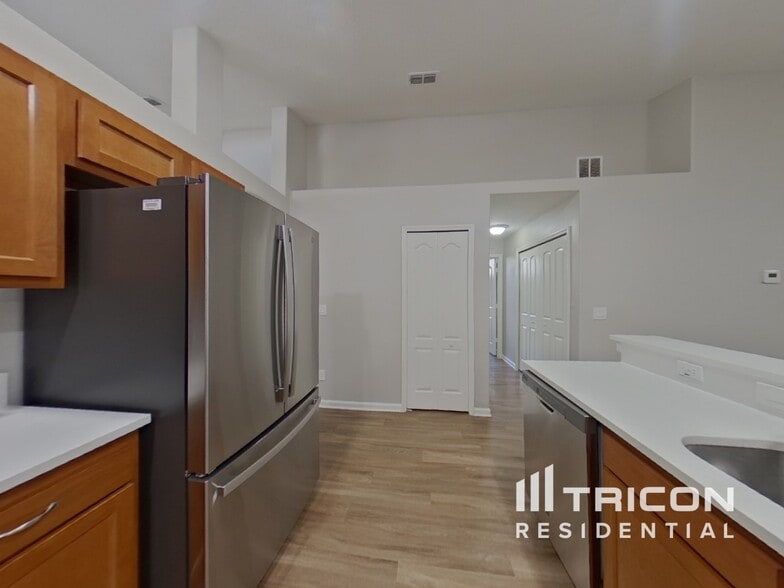 Building Photo - 2512 Meadow Oaks Loop