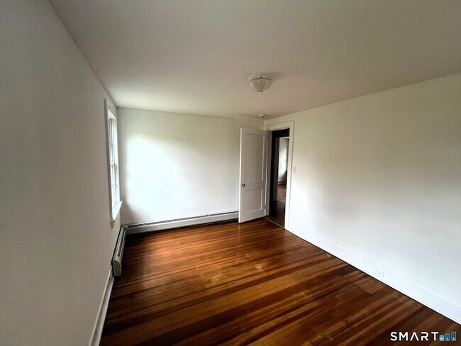 Building Photo - 94 Honey Hill Rd