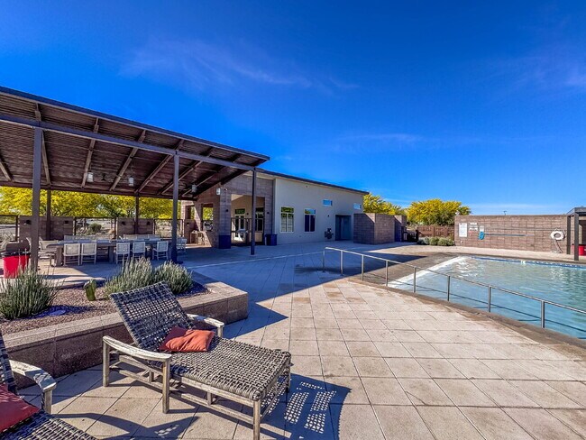 Building Photo - 4 Bedroom with new carpet and new interior paint in Saguaro Trails!