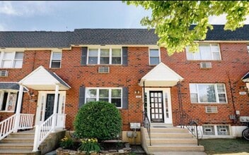 Building Photo - 3963 Rowena Dr