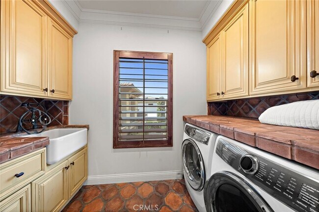 Building Photo - 5 Via Monarca St