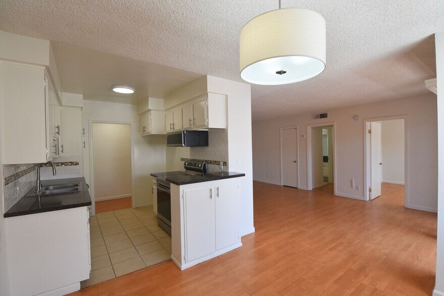 Building Photo - 5036 Coldwater Canyon Ave