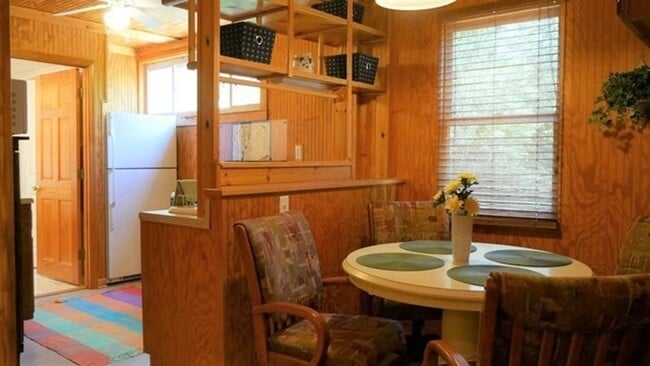Building Photo - Fully Furnished 2 Bedroom Cottage in North...