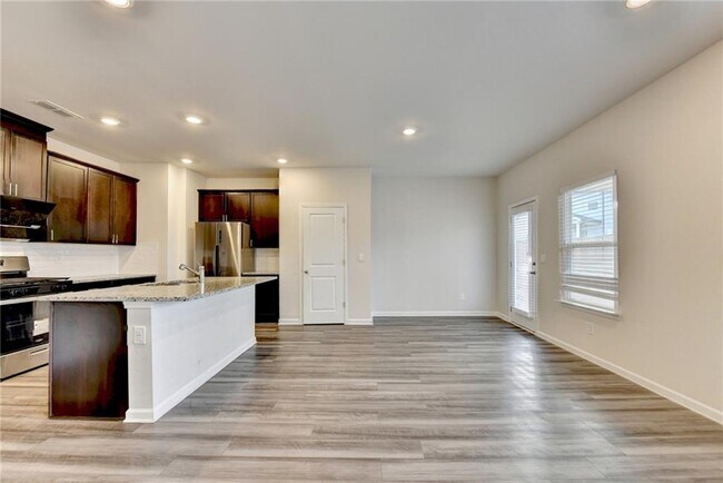 Building Photo - 2214 Whitworth St