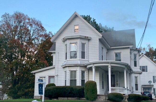 Primary Photo - 16 Arlington St