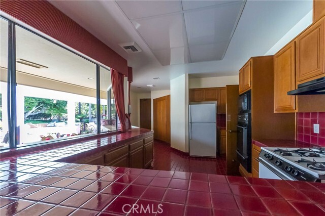 Building Photo - 2577 Plaza del Amo