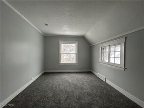 Building Photo - 3233 W 94th St